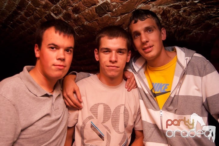 Friday Party în Club Escape,