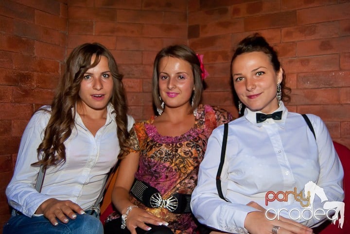 Friday Party în Club Escape,