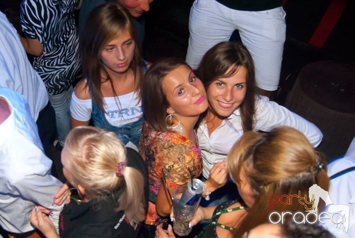 Friday Party în Club Escape,