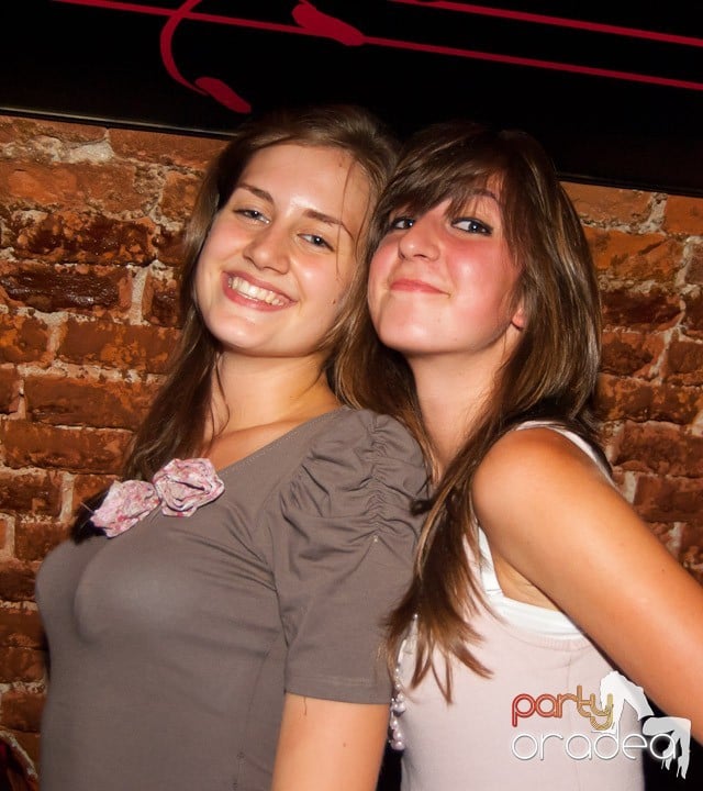 Friday Party în Club Escape,