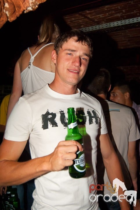 Friday Party în Club Escape,