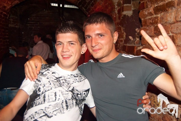 Friday Party în Club Escape,