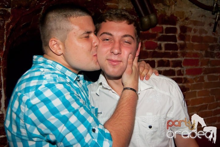 Friday Party în Club Escape,