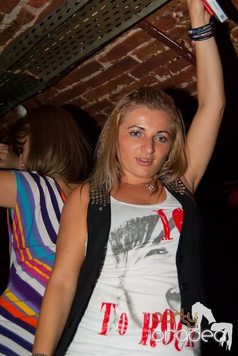 Friday Party în Club Escape,