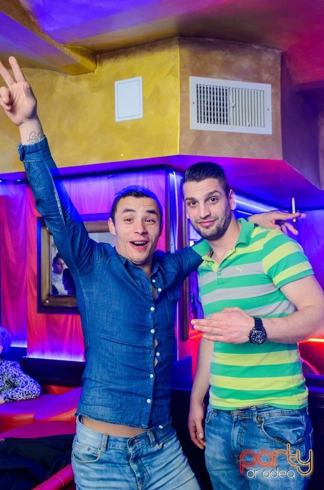 Friday Party în Downtown Paparazzi, Downtown Paparazzi