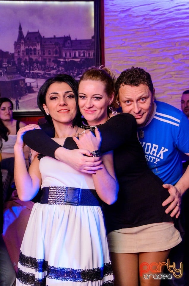 Friday Party în Downtown Paparazzi, Downtown Paparazzi