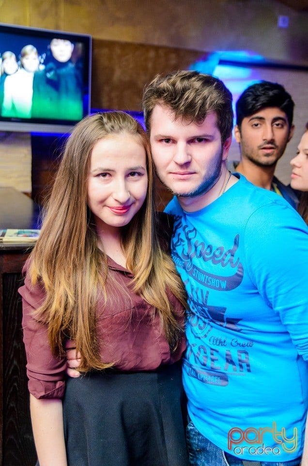 Friday Party în Downtown Paparazzi, Downtown Paparazzi