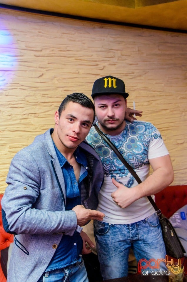 Friday Party în Downtown Paparazzi, Downtown Paparazzi