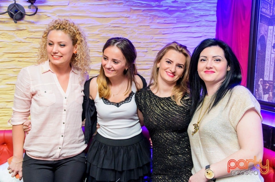 Friday Party în Downtown Paparazzi, Downtown Paparazzi