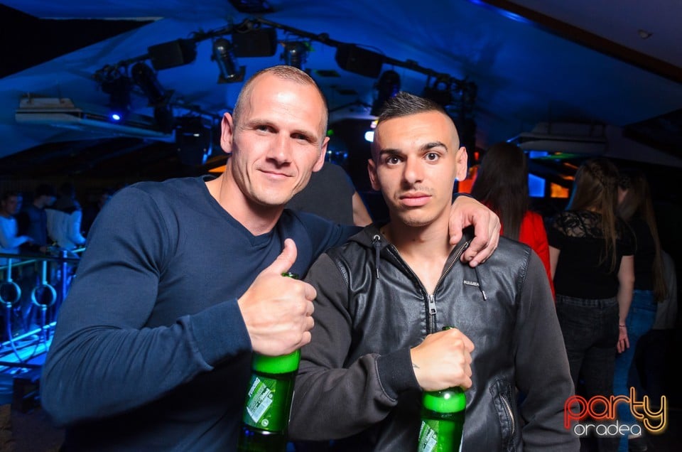 Friday Party @ Window,