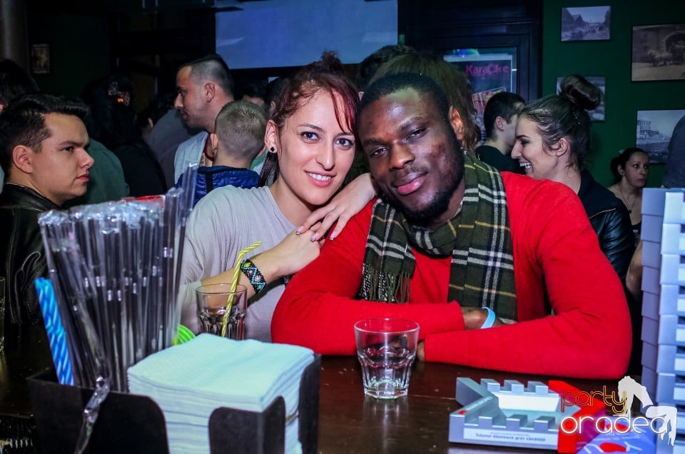 Friday party, Green Pub