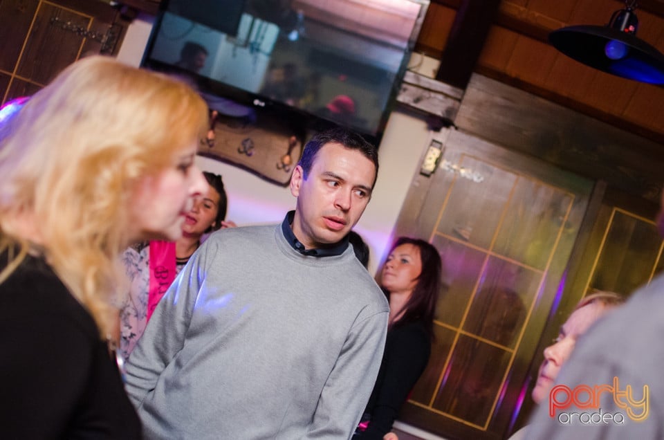 GIPSY RETRO PARTY, Queen's Music Pub