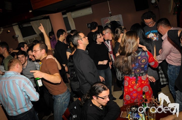 Glow Night Party sâmbătă, 