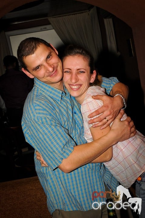 Glow Night Party sâmbătă, 