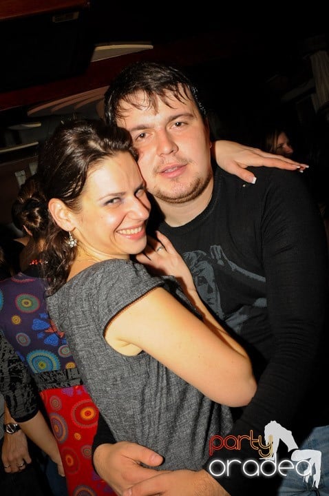 Glow Night Party sâmbătă, 