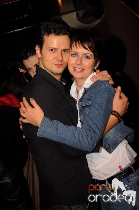 Glow Night Party sâmbătă, 