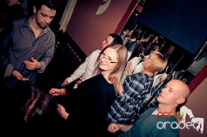 Glow Night Party sâmbătă, 