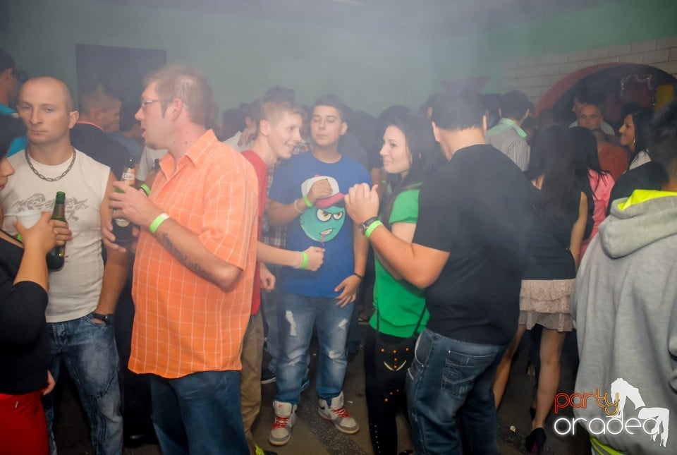 Glow stick party, Royal Party House
