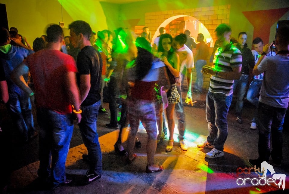 Glow stick party, Royal Party House