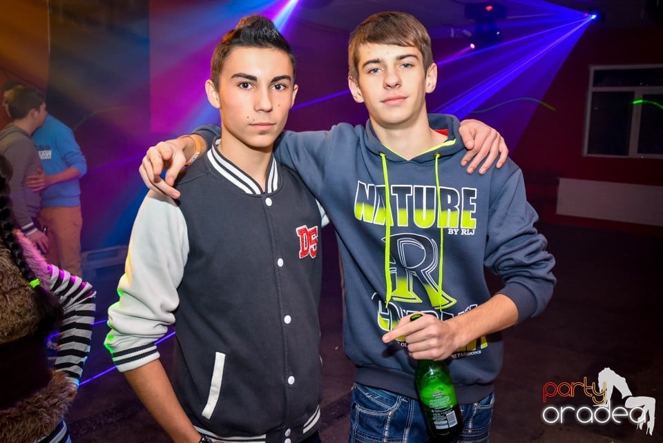 Go-go Dance Show, Royal Party House