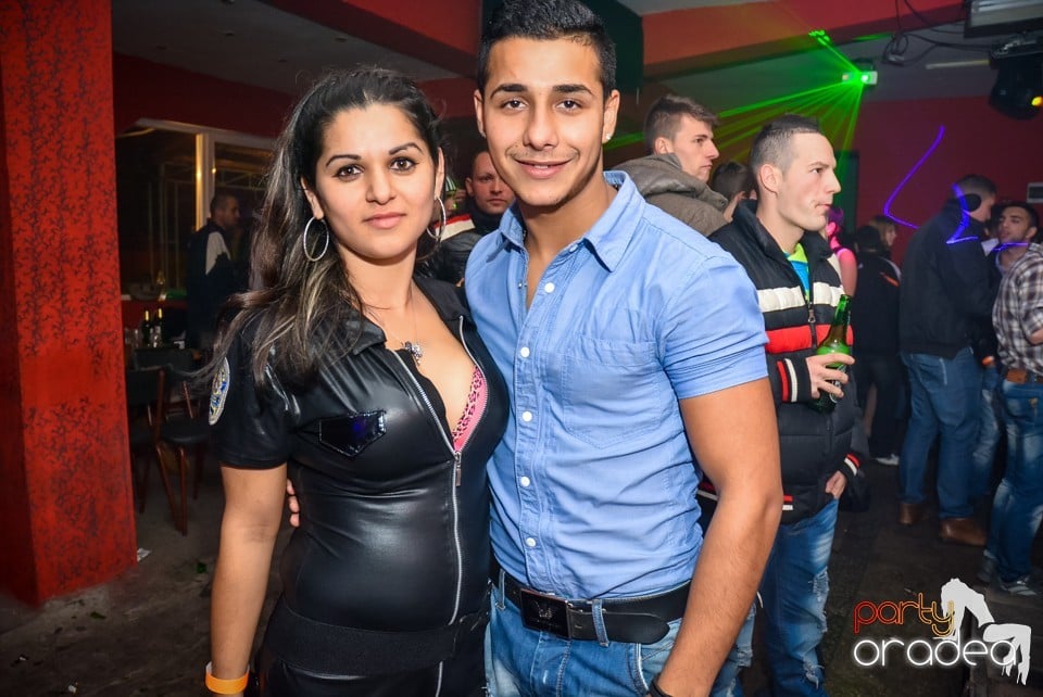 Go-go Dance Show, Royal Party House