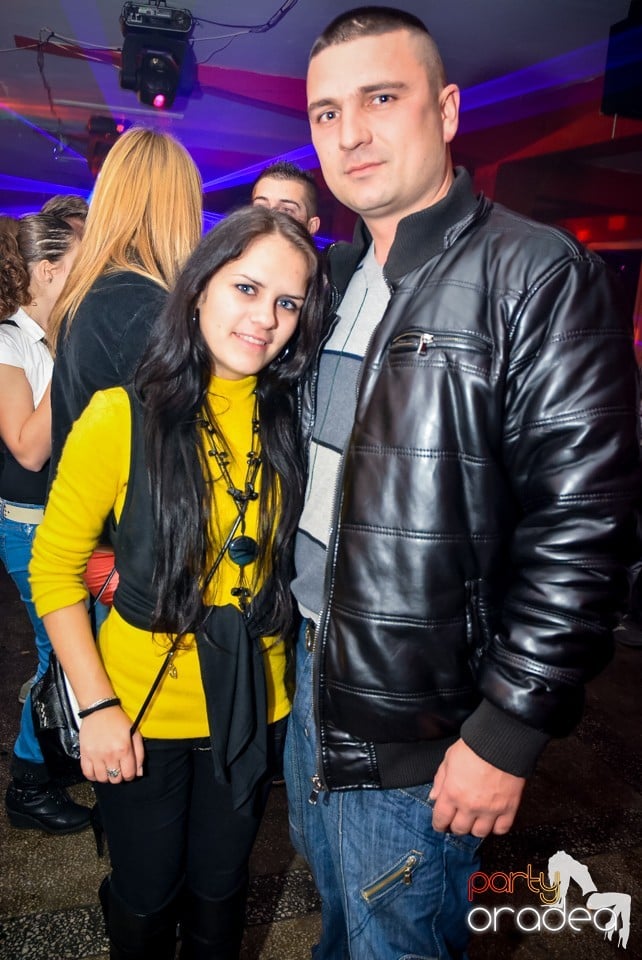 Go-go Dance Show, Royal Party House