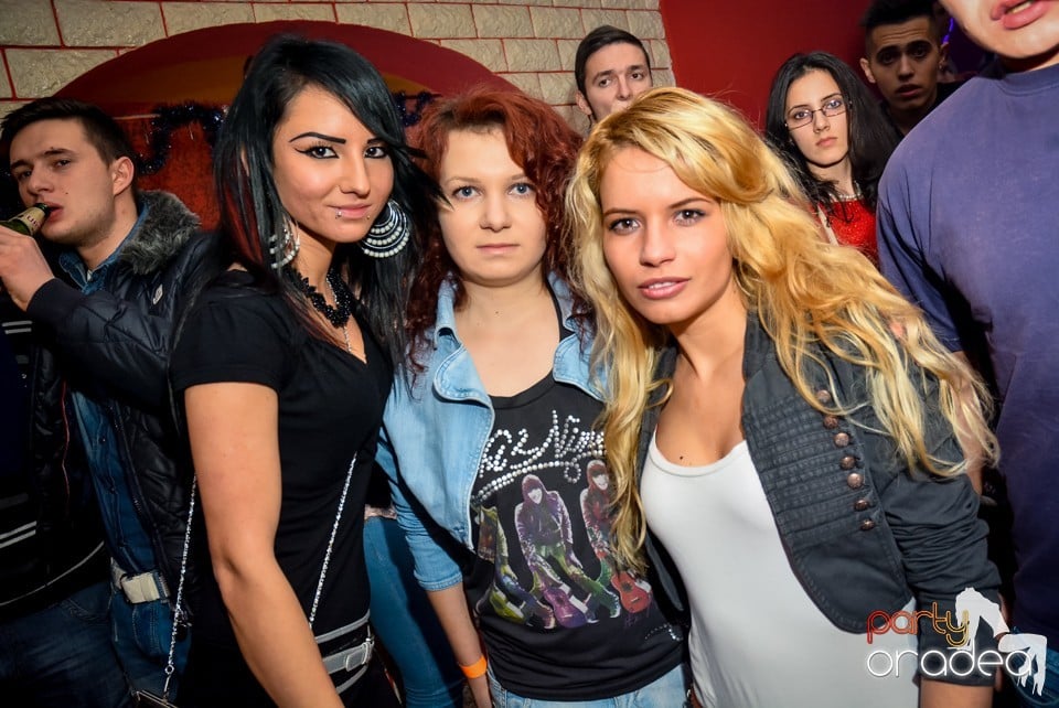 Go-go Dance Show, Royal Party House