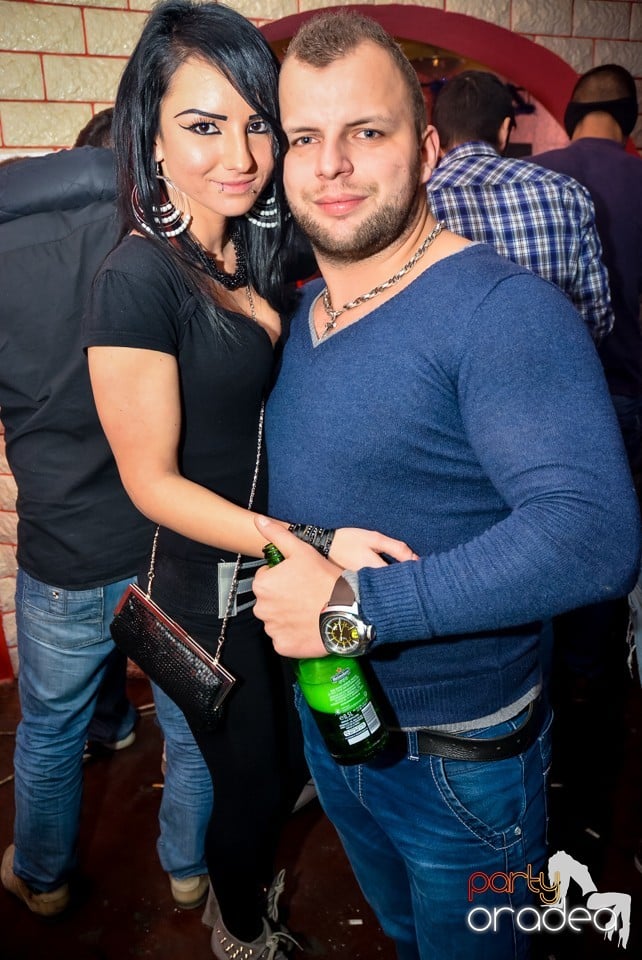 Go-go Dance Show, Royal Party House