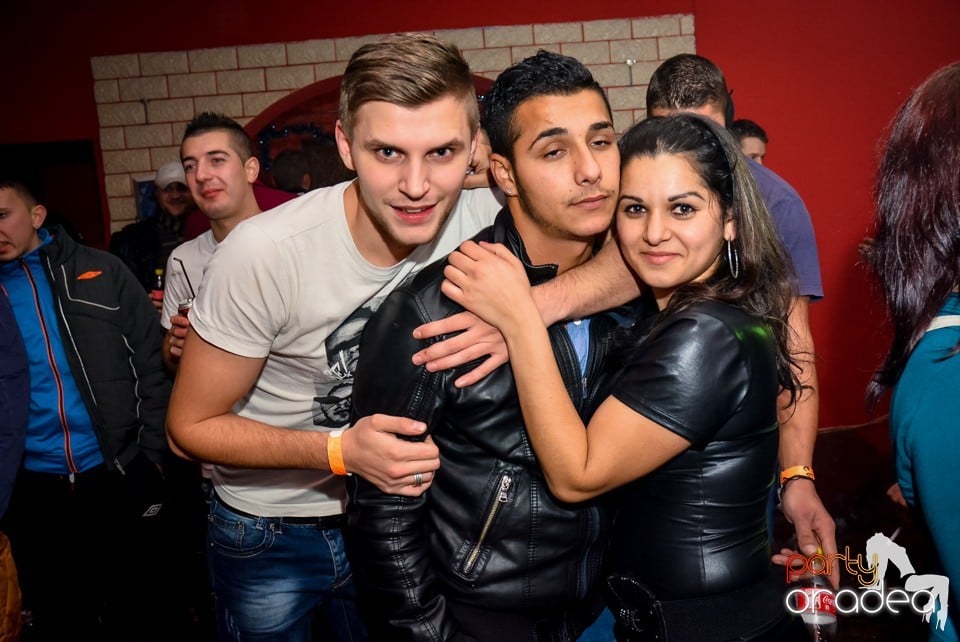 Go-go Dance Show, Royal Party House