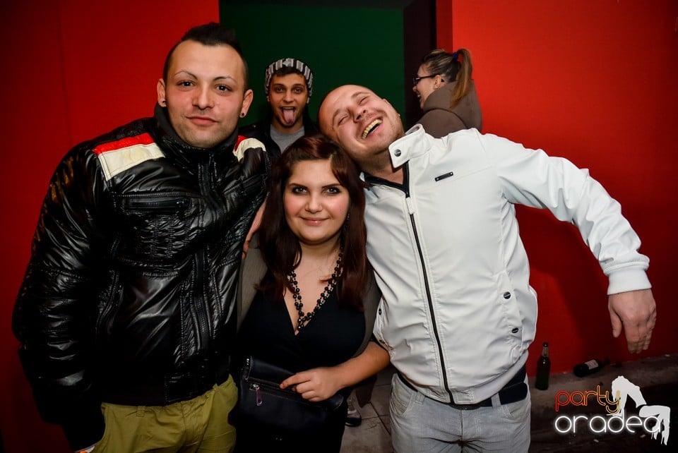 Go-go Dance Show, Royal Party House
