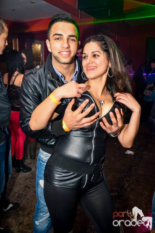 Go-go Dance Show, Royal Party House
