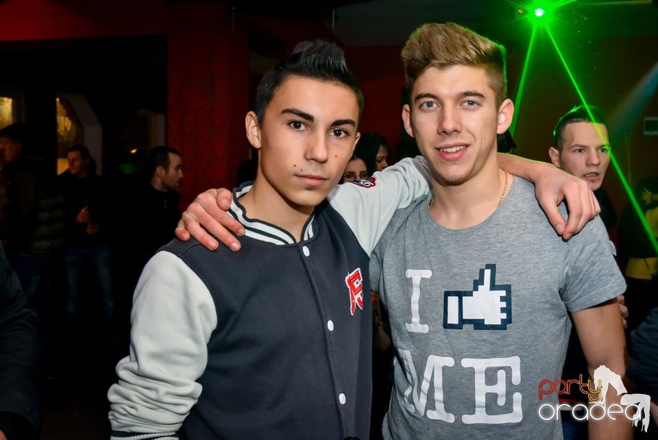 Go-go Dance Show, Royal Party House