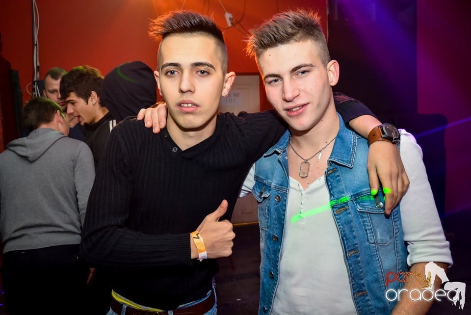 Go-go Dance Show, Royal Party House