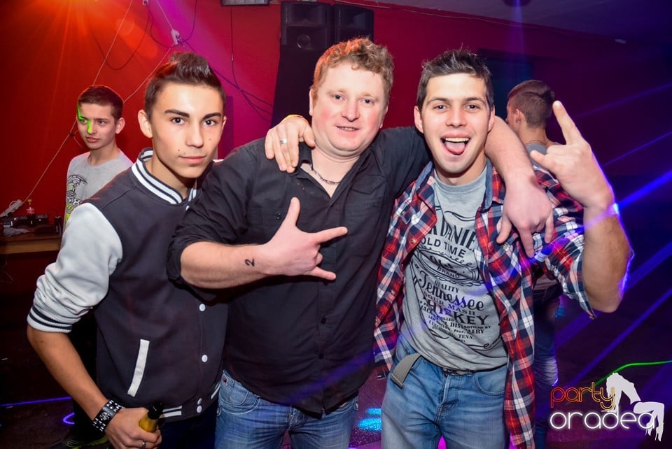 Go-go Dance Show, Royal Party House