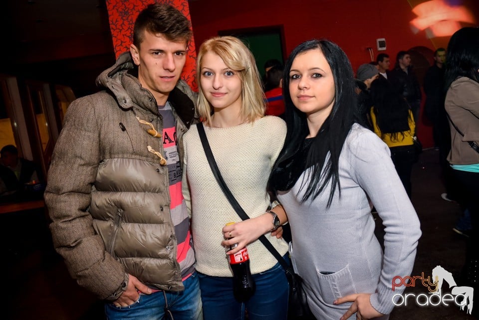 Go-go Dance Show, Royal Party House