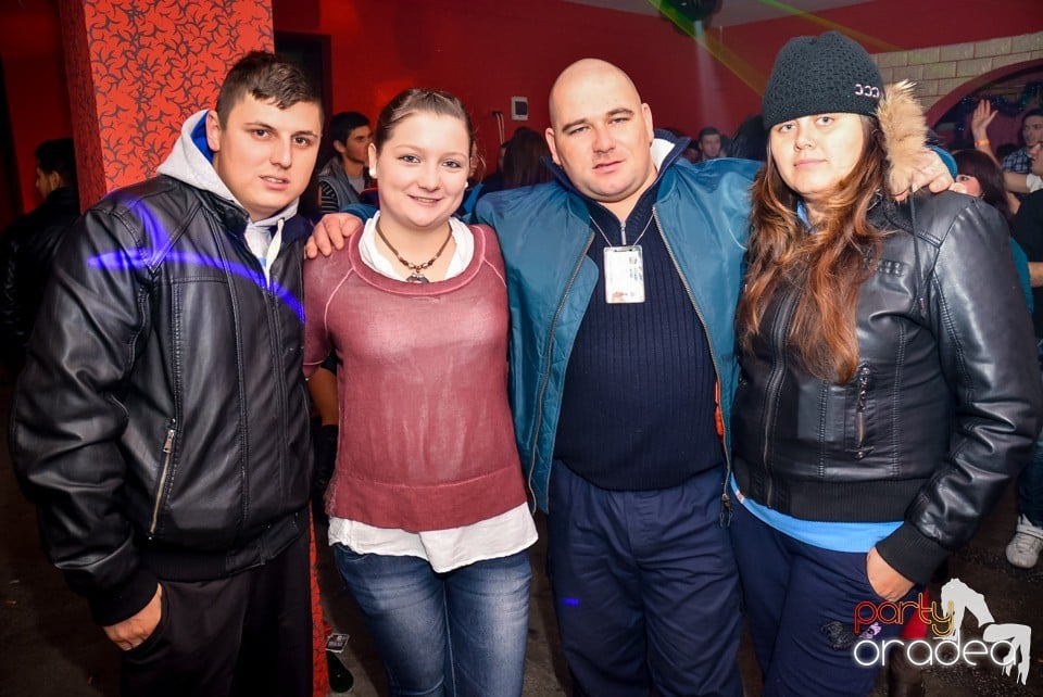 Go-go Dance Show, Royal Party House