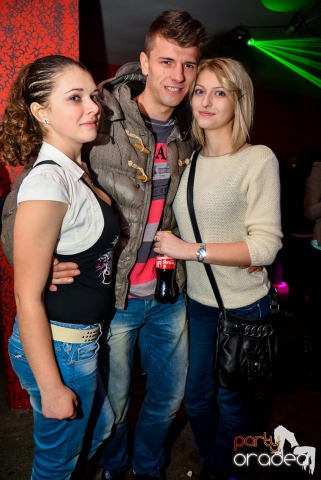 Go-go Dance Show, Royal Party House