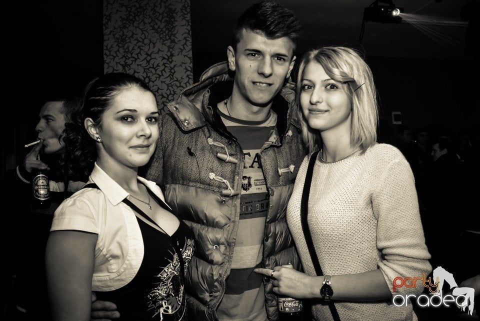 Go-go Dance Show, Royal Party House