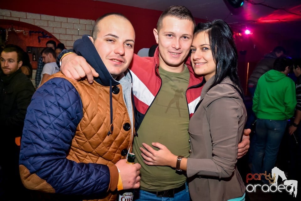 Go-go Dance Show, Royal Party House