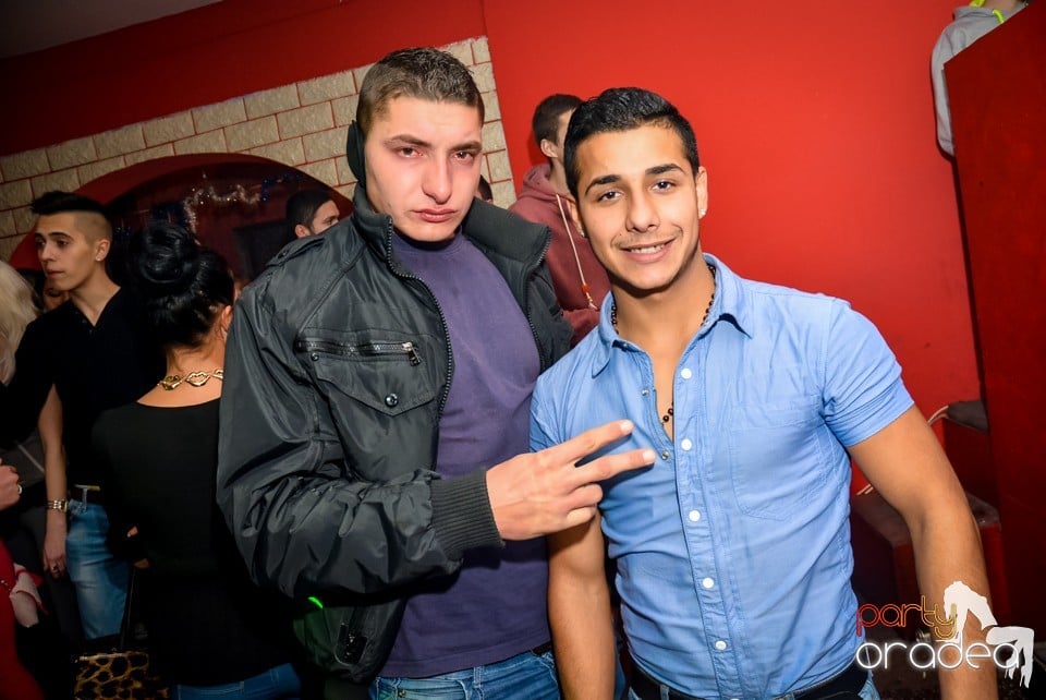 Go-go Dance Show, Royal Party House