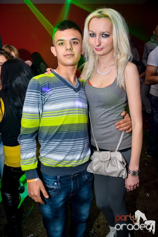 Go-go Dance Show, Royal Party House