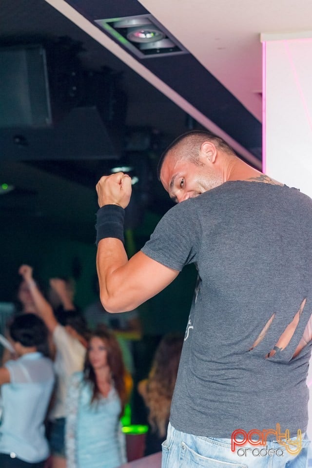 GoGo Dancer Show, 
