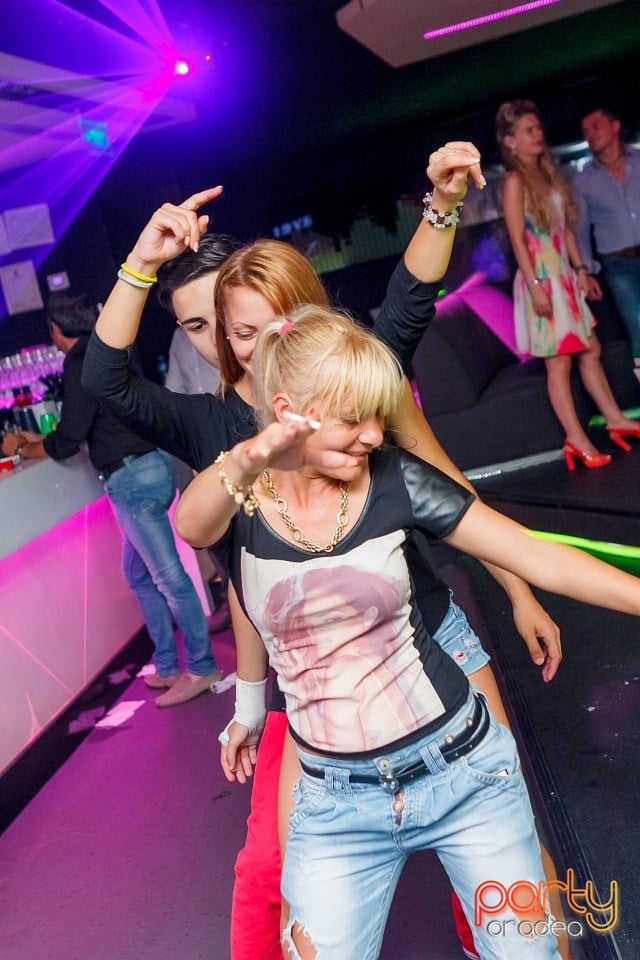 GoGo Dancer Show, 