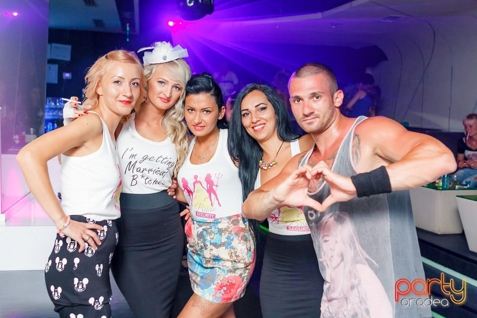 GoGo Dancer Show, 