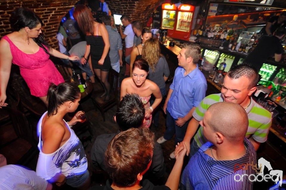 Golden Thursday @ Club Escape, 