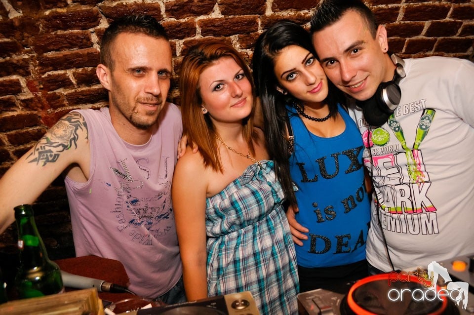 Golden Thursday @ Club Escape, 