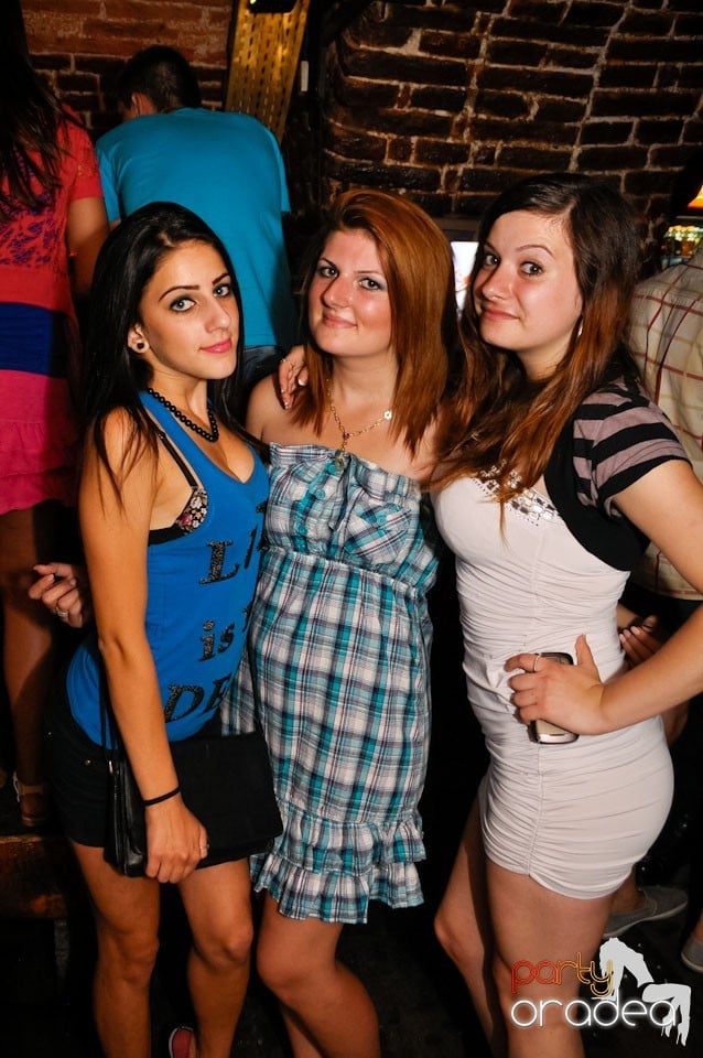 Golden Thursday @ Club Escape, 