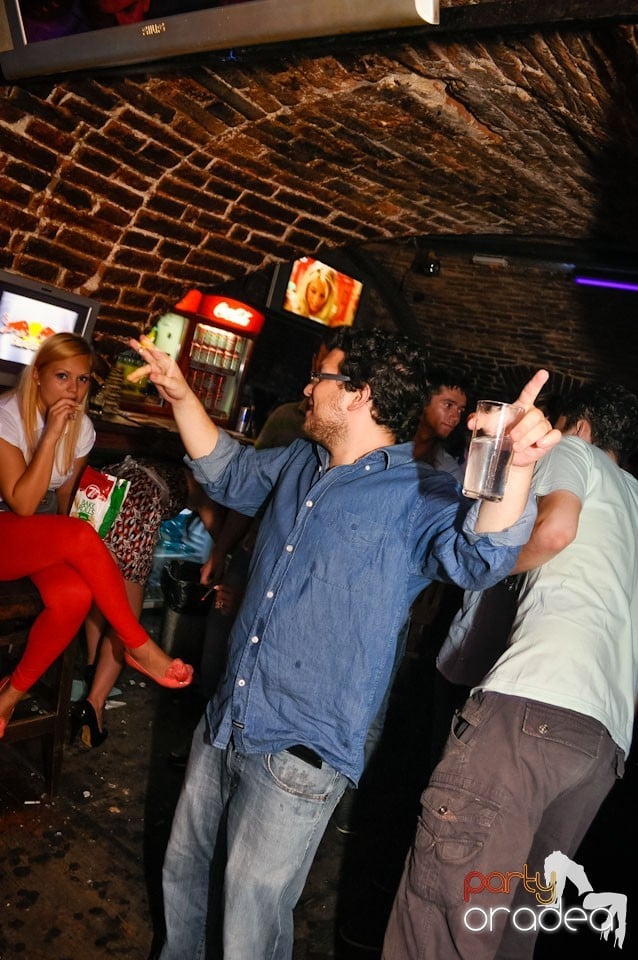 Golden Thursday @ Club Escape, 