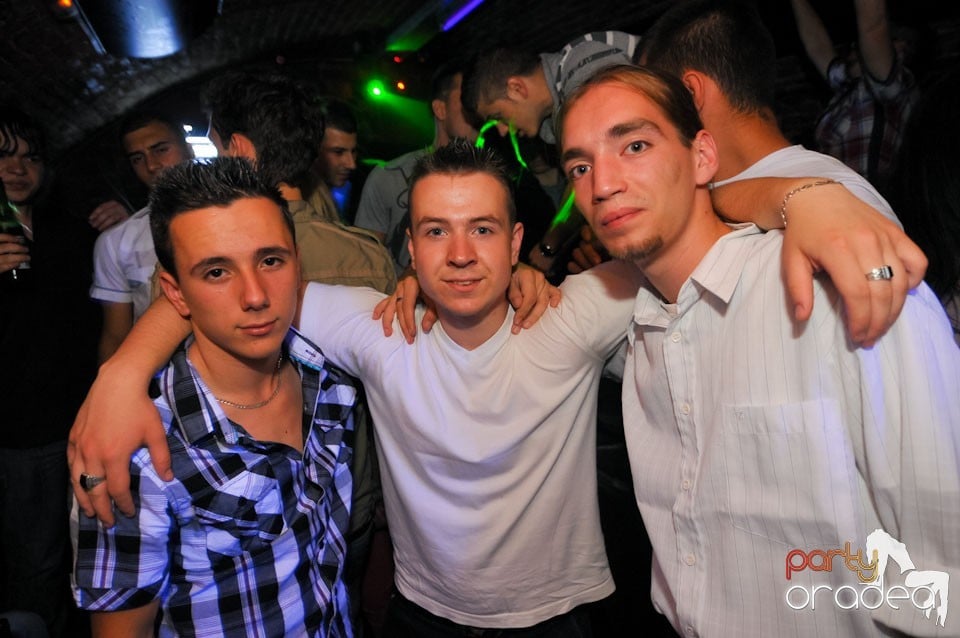 Golden Thursday @ Club Escape, 