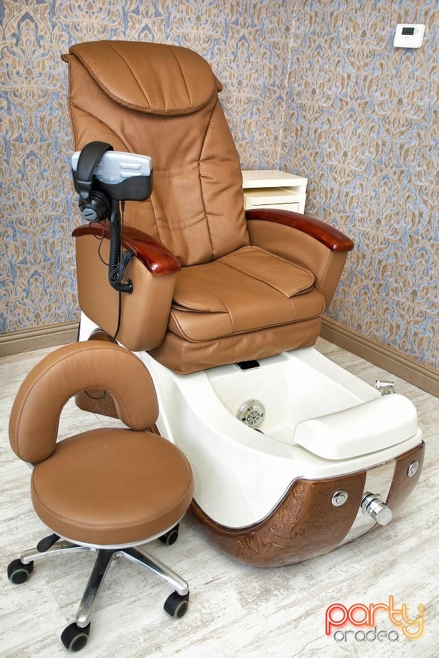 Gossip Nail Studio, Gossip Nail Studio